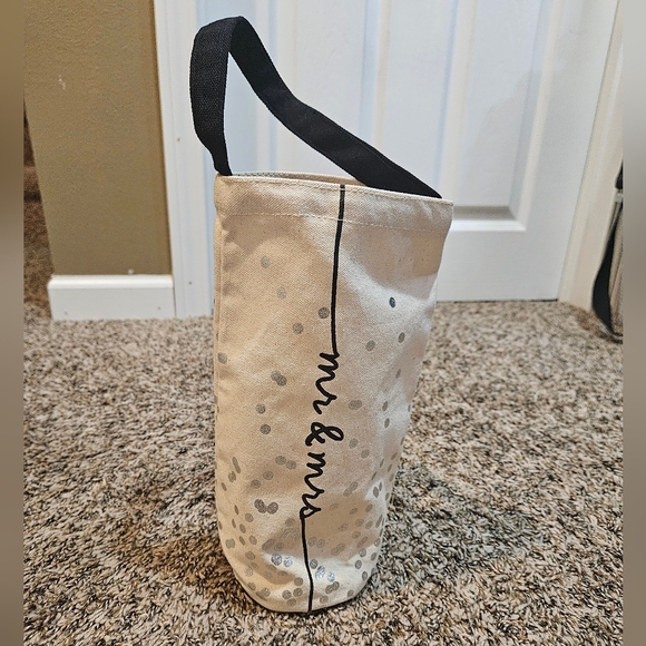 Mr & Mrs Cloth Wine Bag Gift Bag - Picture 1 of 4